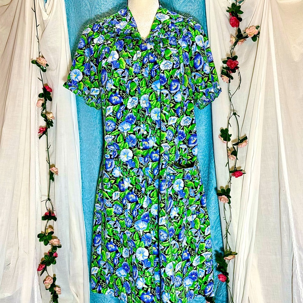 #D1 Vintage Models Coat Floral Peter Pan Collar House Coat Dress